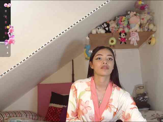 Pocahot-ass webcam