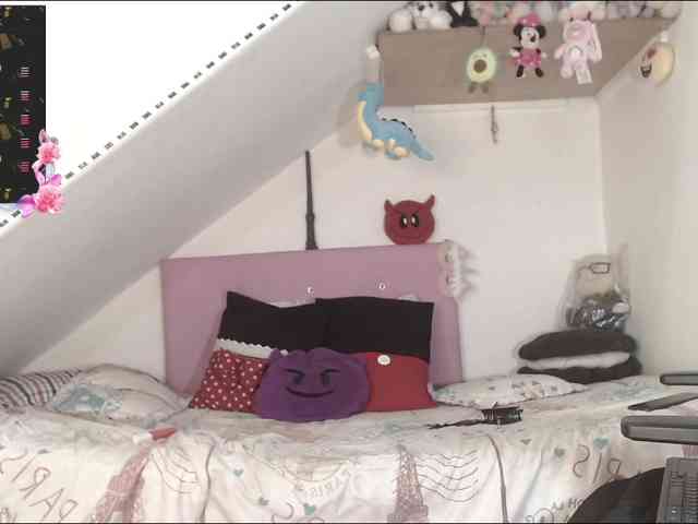 Pocahot-ass webcam