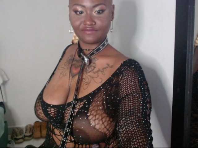 Lamalona77 live cam on BongaCams
