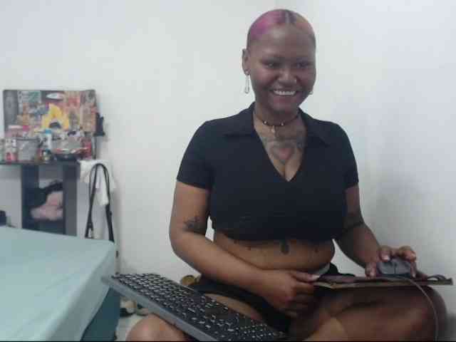 Lamalona77 webcam