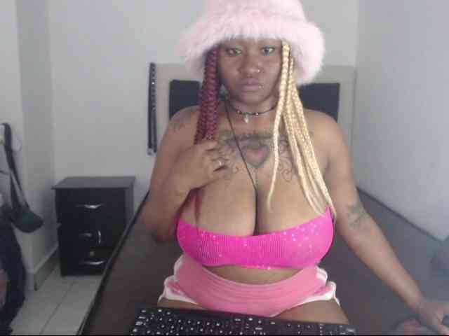 Lamalona77 webcam