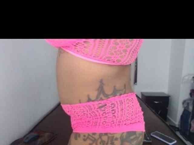 Lamalona77 webcam
