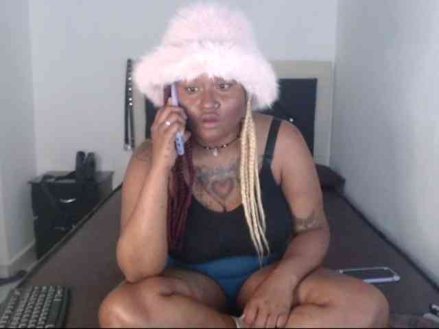 Lamalona77 webcam