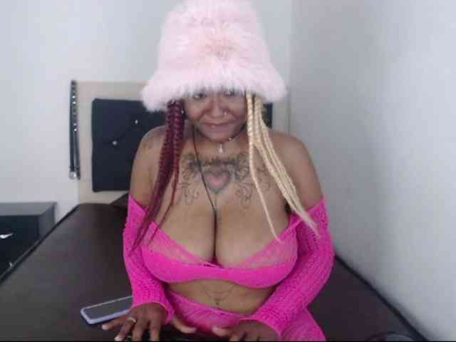 Lamalona77 webcam