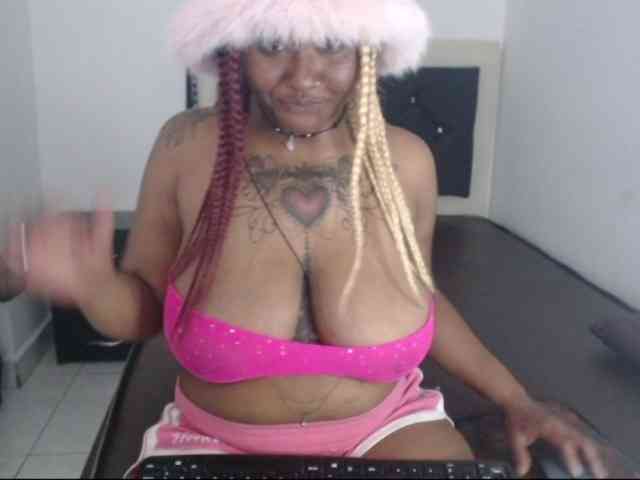 Lamalona77 webcam