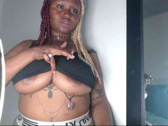 Lamalona77 webcam