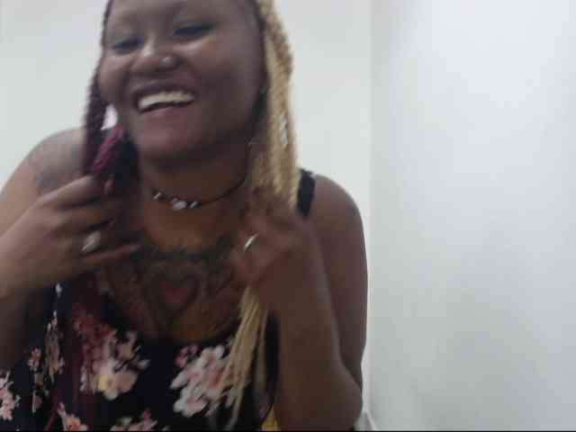 Lamalona77 webcam