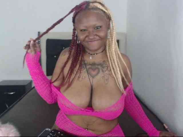 Lamalona77 webcam