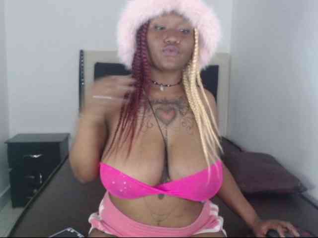 Lamalona77 webcam