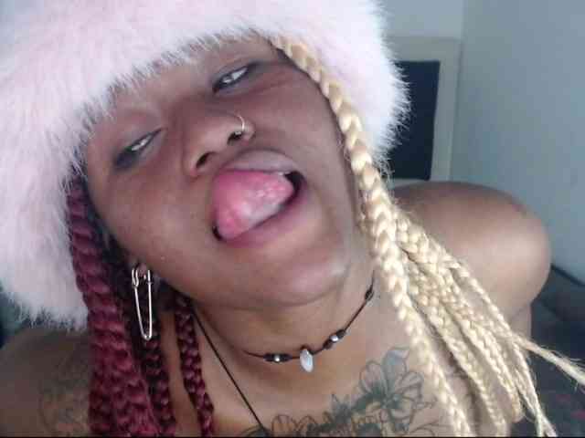 Lamalona77 webcam