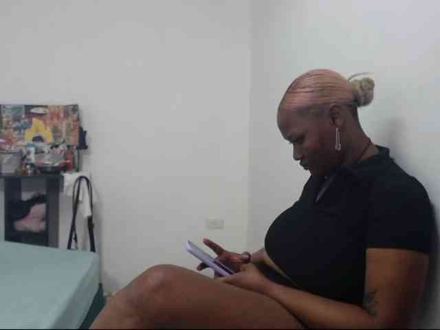 Lamalona77 webcam