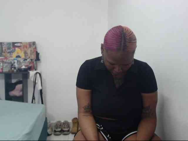 Lamalona77 webcam