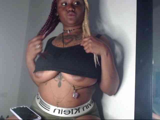 Lamalona77 webcam