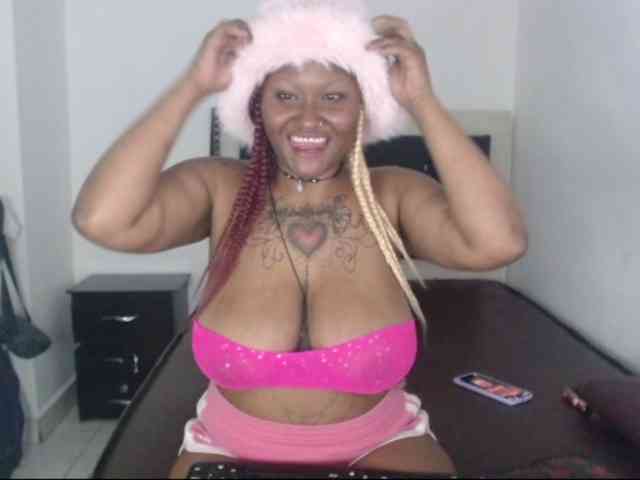 Lamalona77 webcam
