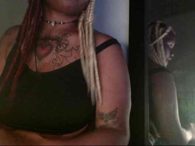 Lamalona77 webcam