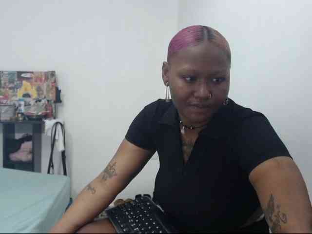 Lamalona77 webcam
