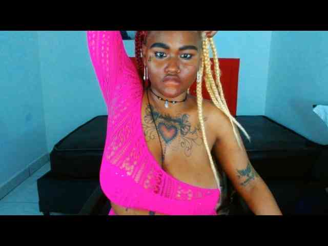 Lamalona77 webcam