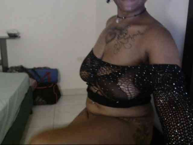 Lamalona77 webcam