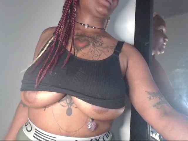 Lamalona77 webcam