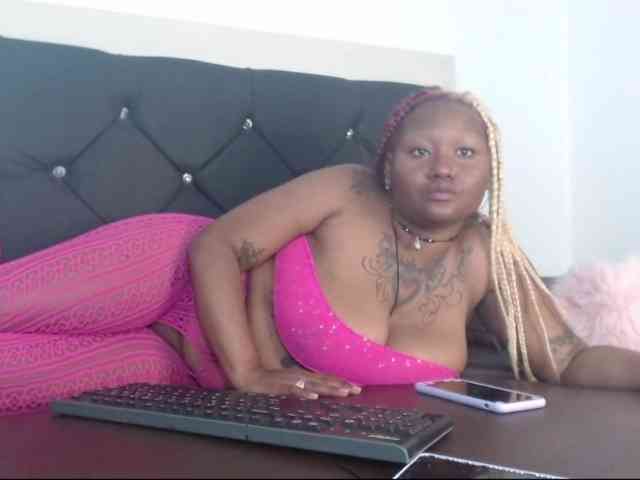 Lamalona77 webcam