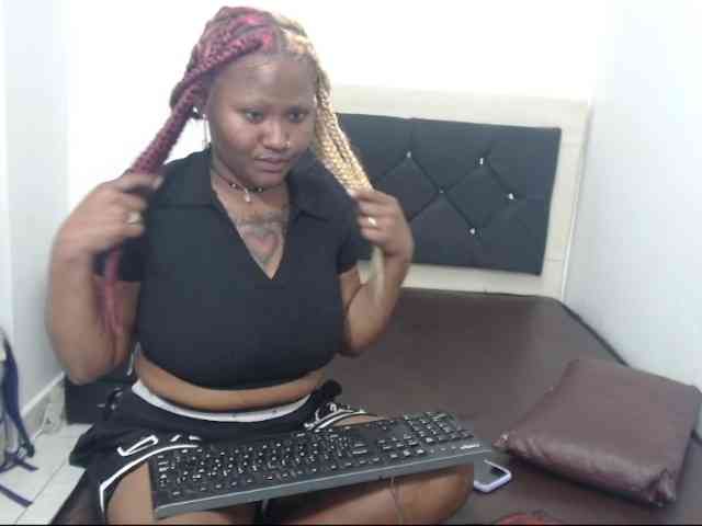 Lamalona77 webcam