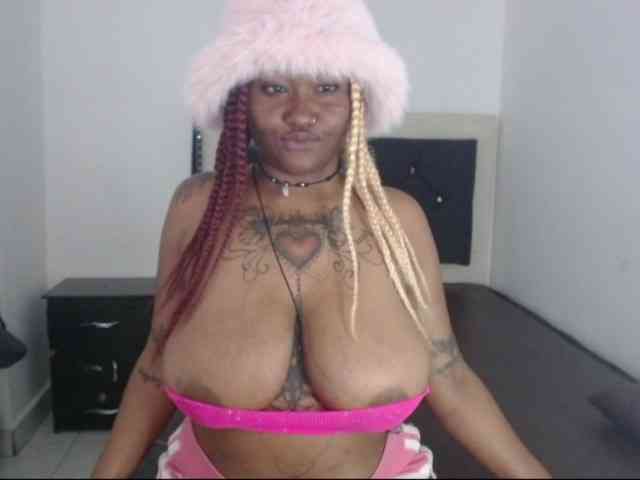 Lamalona77 webcam