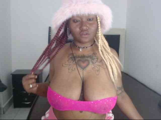 Lamalona77 webcam