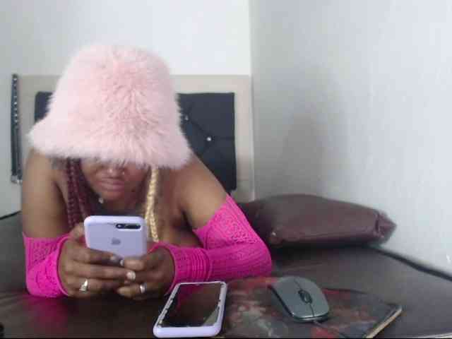 Lamalona77 webcam