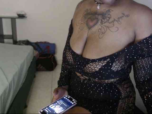 Lamalona77 webcam