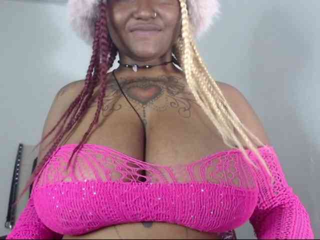 Lamalona77 webcam