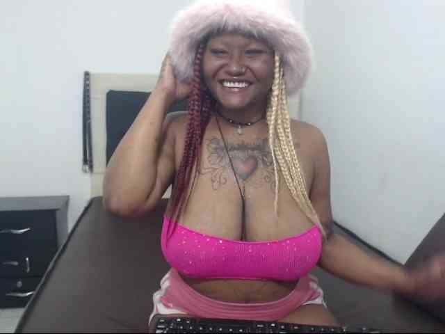Lamalona77 webcam