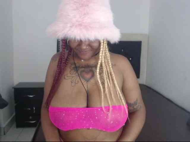Lamalona77 webcam