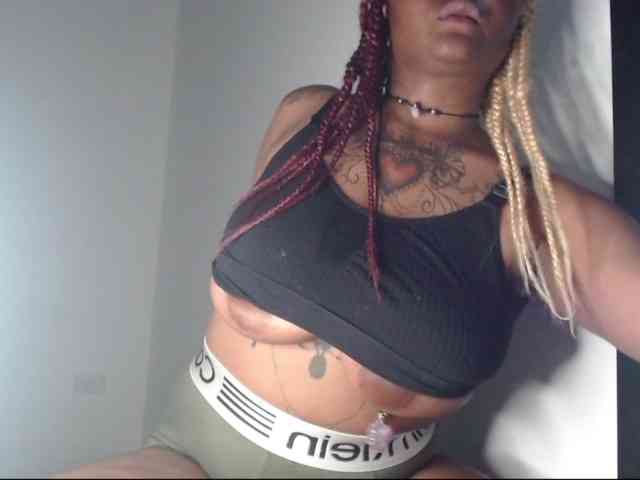 Lamalona77 webcam