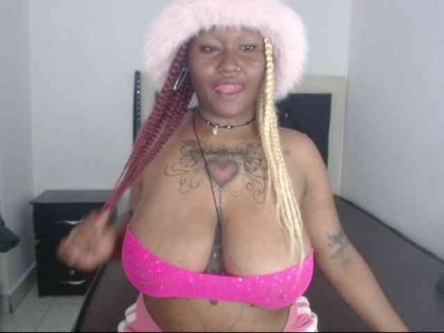 Lamalona77 webcam