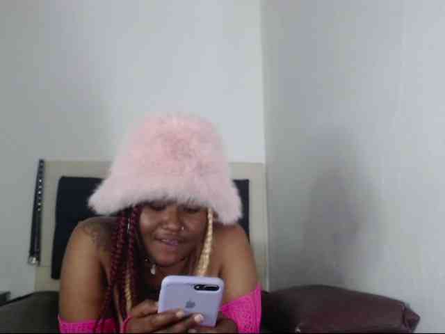 Lamalona77 webcam