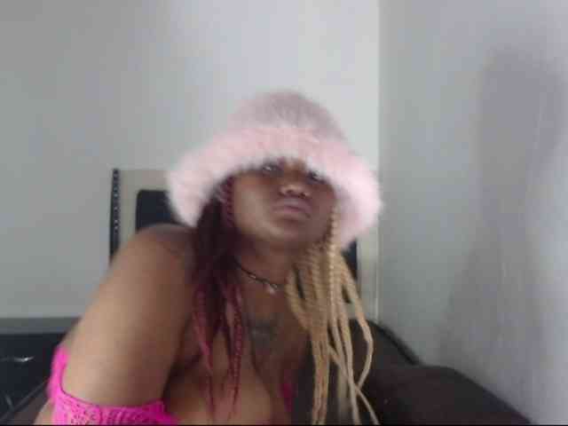 Lamalona77 webcam