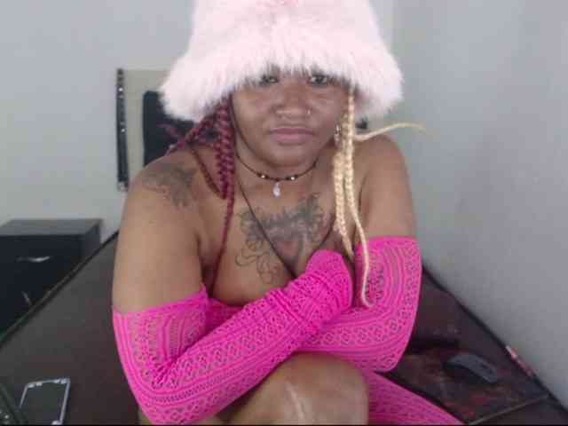 Lamalona77 webcam