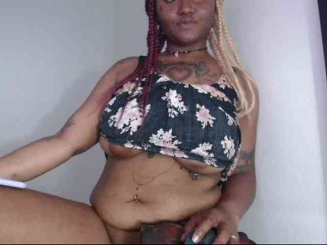 Lamalona77 webcam