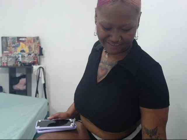 Lamalona77 webcam
