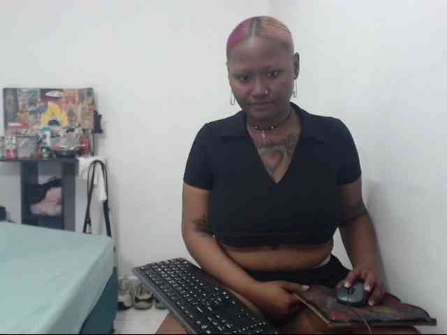 Lamalona77 webcam