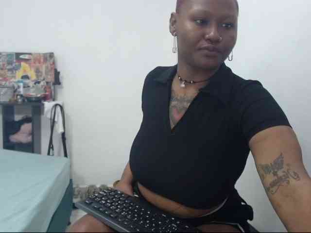 Lamalona77 webcam