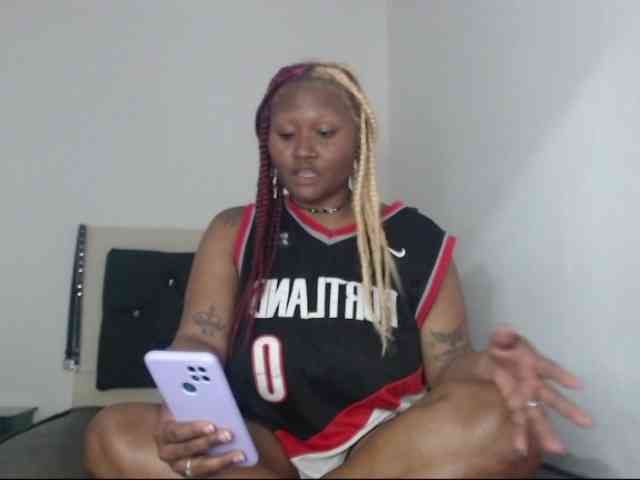 Lamalona77 webcam