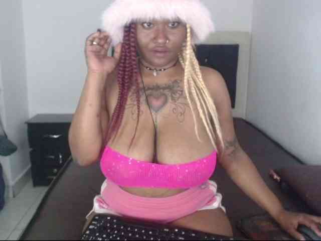 Lamalona77 webcam