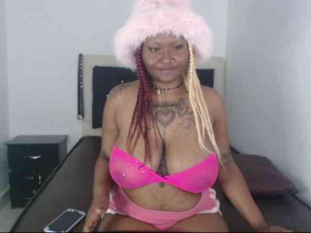 Lamalona77 webcam