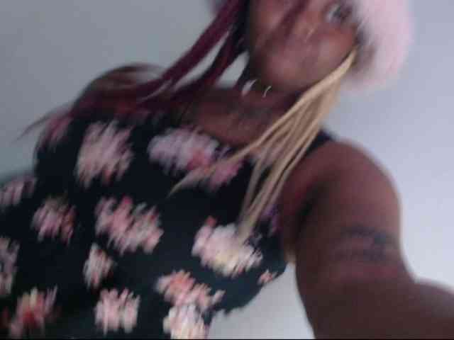 Lamalona77 webcam