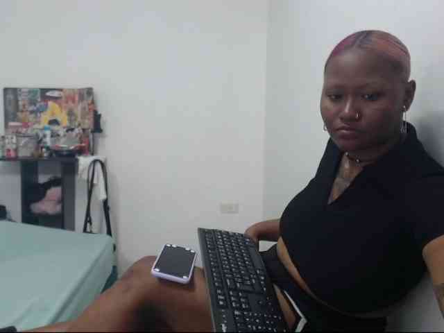 Lamalona77 webcam