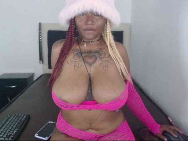 Lamalona77 webcam