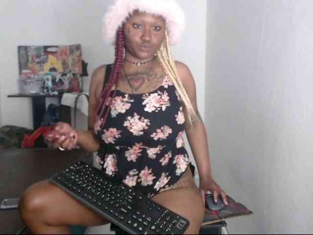 Lamalona77 webcam