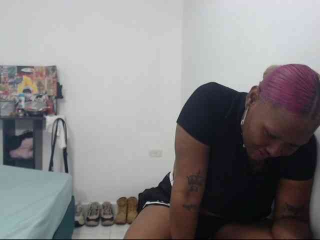 Lamalona77 webcam