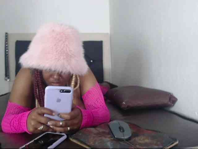 Lamalona77 webcam